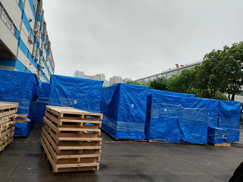 富士(shi)康真空防雨木箱(xiāng)