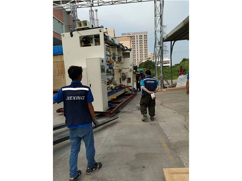 東莞某(mou)公司搬遷(qian)打包現場(chǎng)