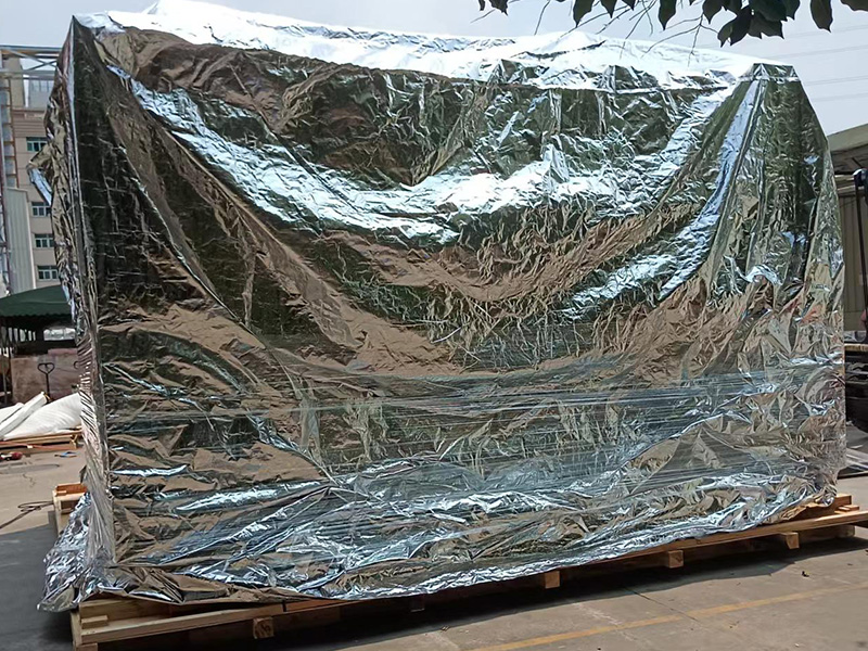 锂電新能源設備(bèi)真空包裝