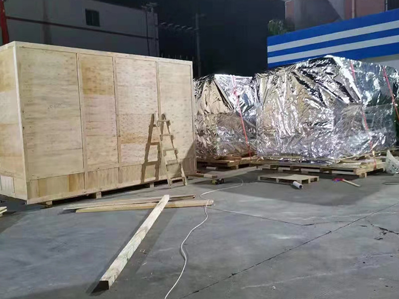 重型(xing)加固木(mù)箱